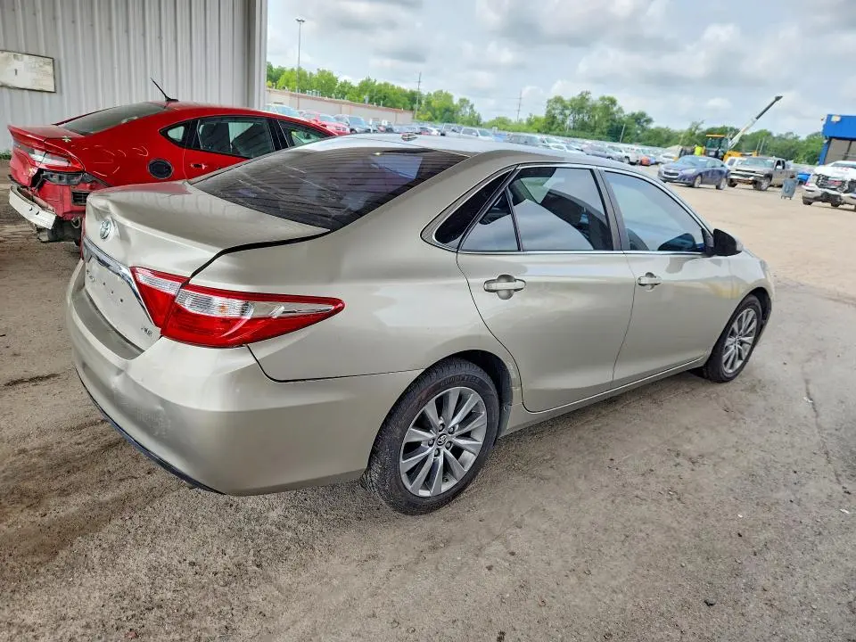 2017 TOYOTA CAMRY XLE  