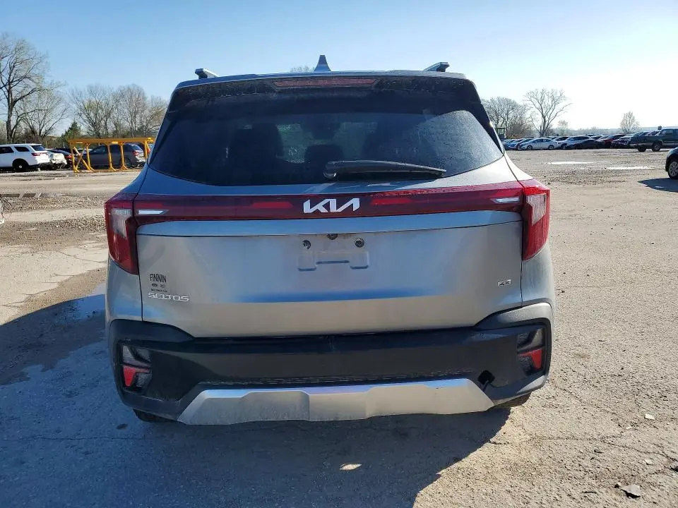 2024 KIA SELTOS EX  