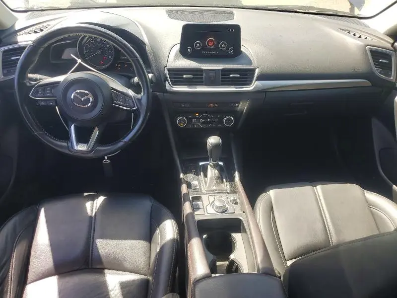 2017 MAZDA 3 TOURING  