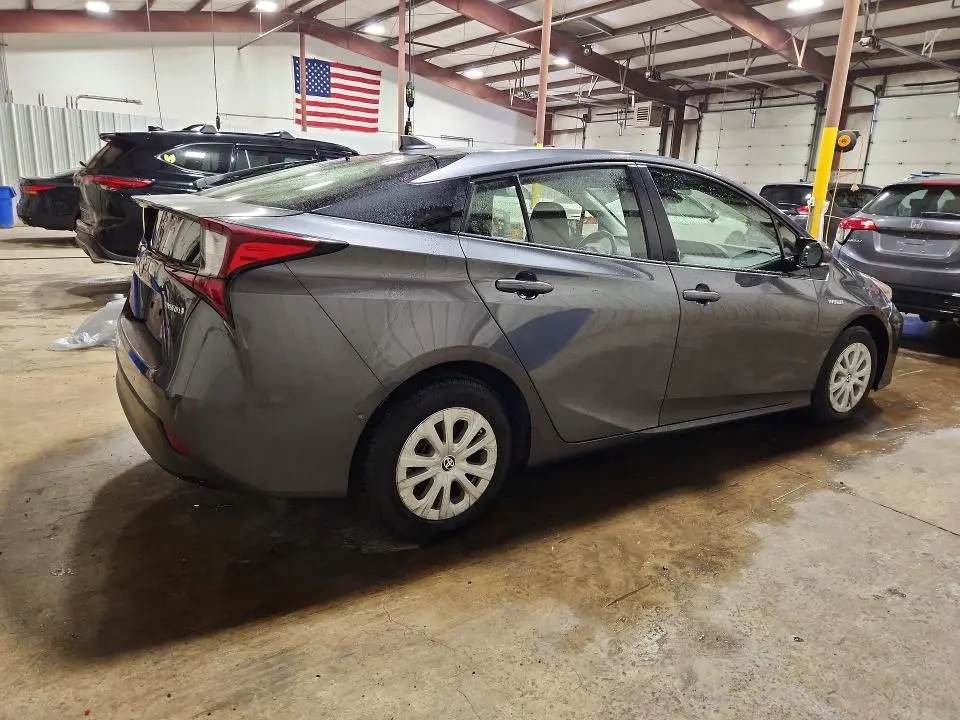2019 TOYOTA PRIUS LE  