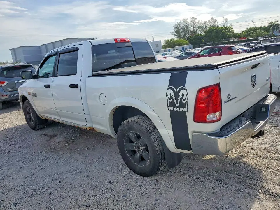 2016 RAM 1500 SLT  