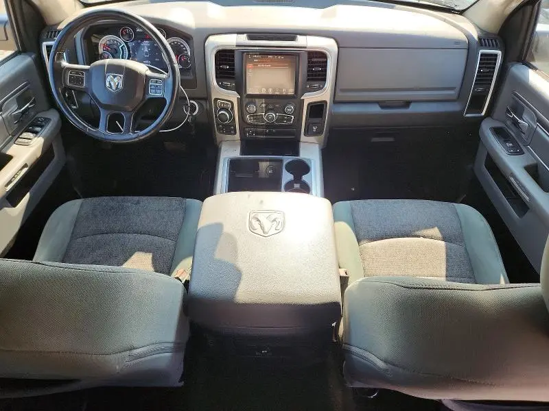 2015 RAM 1500 SLT  