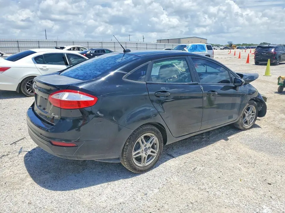 2018 FORD FIESTA SE  