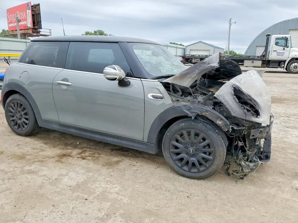 2019 MINI COOPER   