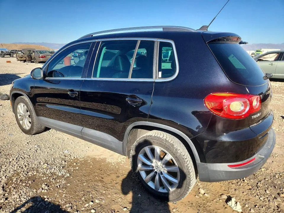 2011 VOLKSWAGEN TIGUAN S  