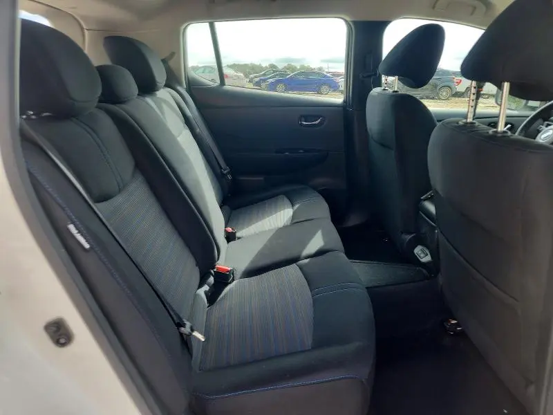 2020 NISSAN LEAF SV  