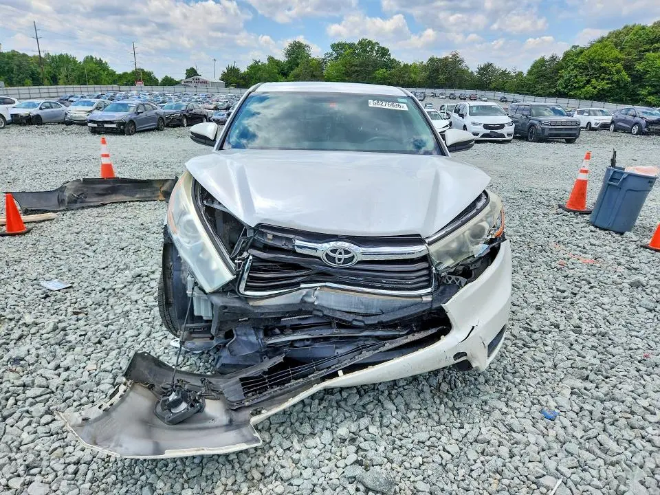 2016 TOYOTA HIGHLANDER LE PLUS  