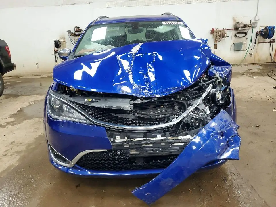 2019 CHRYSLER PACIFICA LIMITED  