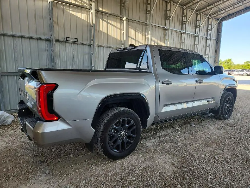 2023 TOYOTA TUNDRA PLATINUM  