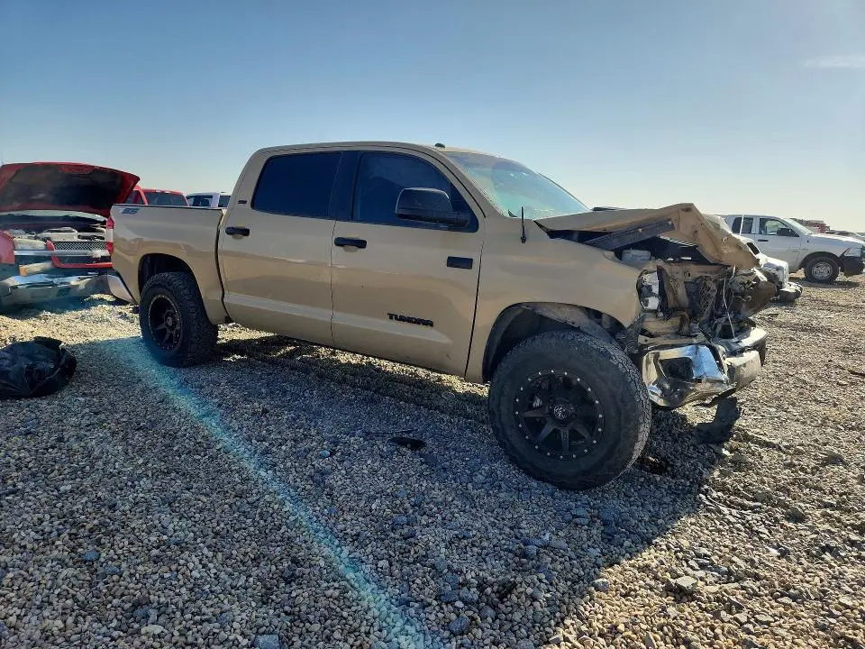 2017 TOYOTA TUNDRA SR5  