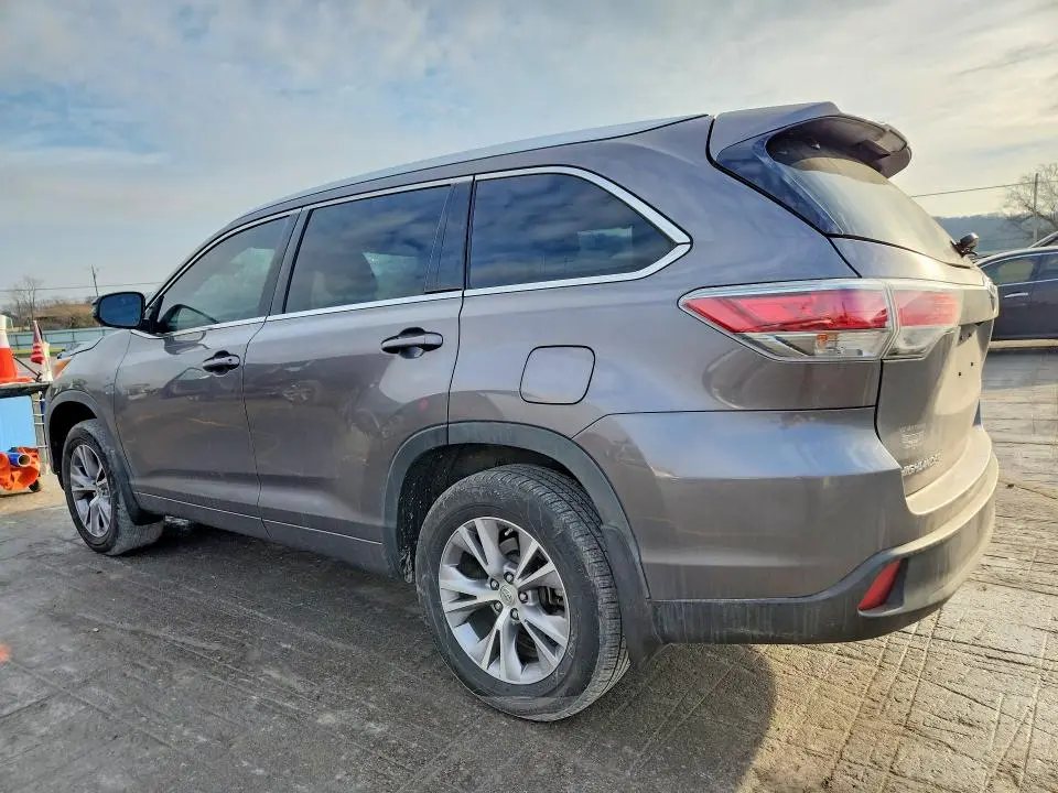 2015 TOYOTA HIGHLANDER XLE  