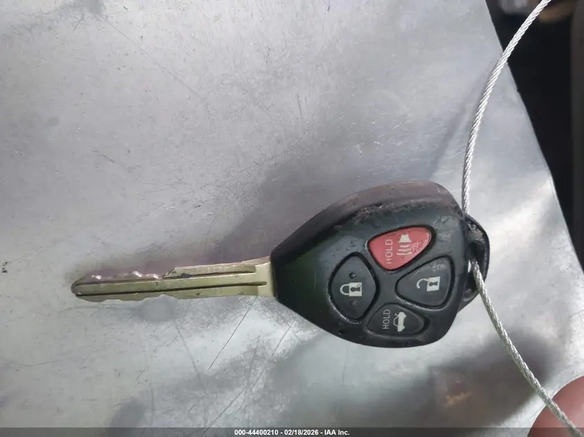 2010 TOYOTA CAMRY LE