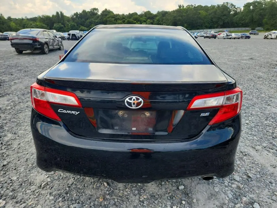 2013 TOYOTA CAMRY SE  