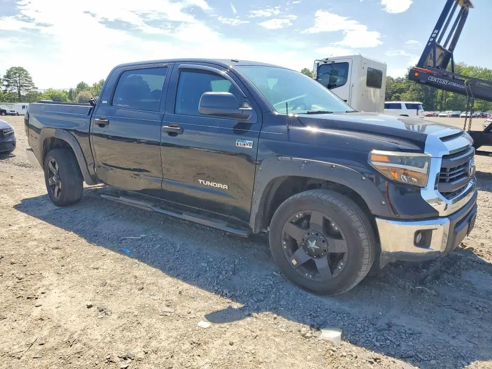 2015 TOYOTA TUNDRA CREWMAX SR5  