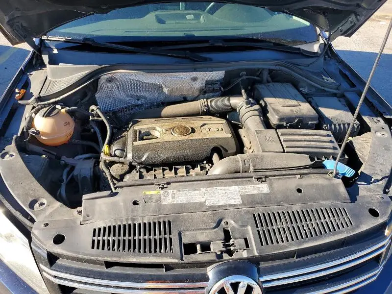 2016 VOLKSWAGEN TIGUAN S  
