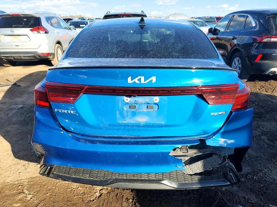 2022 KIA FORTE GT-LINE  