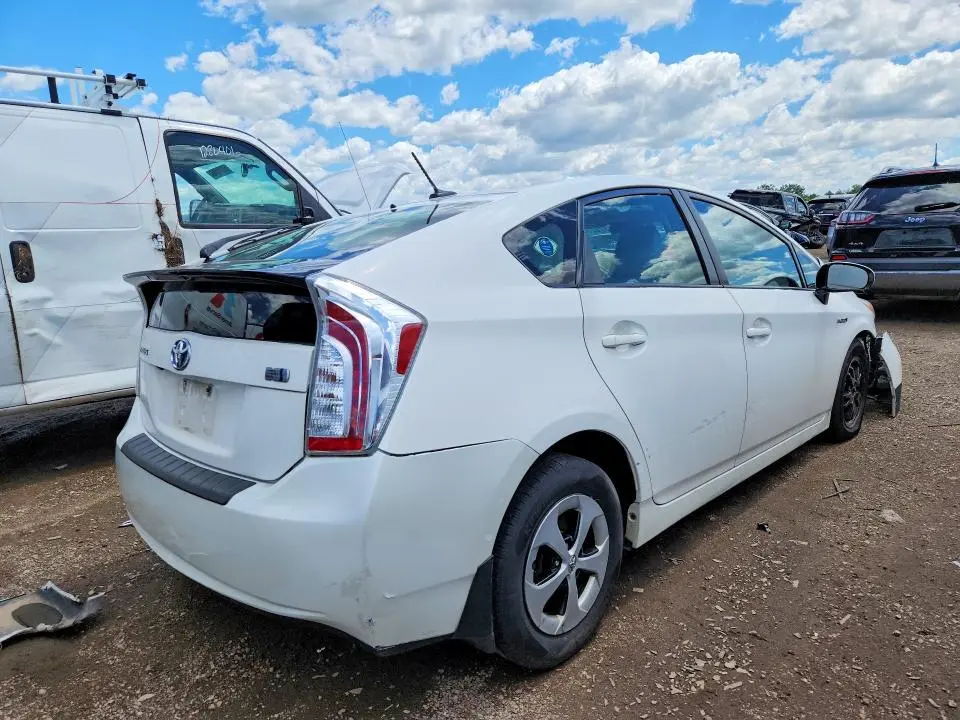 2014 TOYOTA PRIUS THREE  