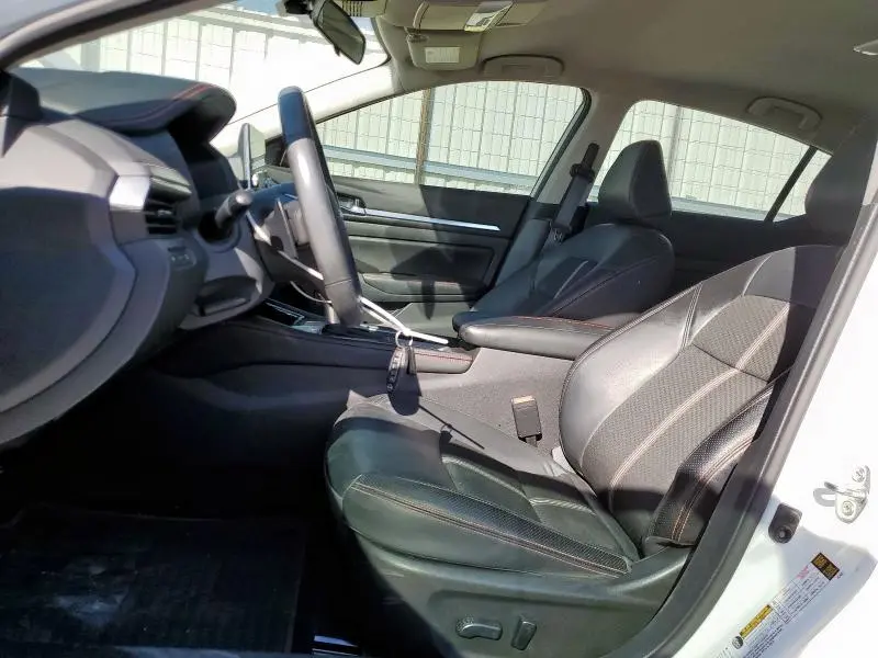 2024 NISSAN ALTIMA SR  