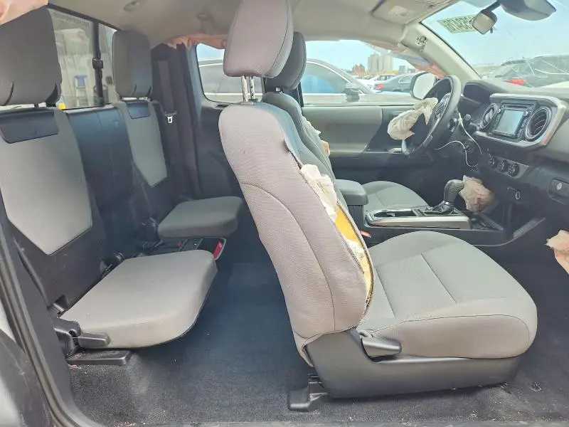 2019 TOYOTA TACOMA SR5  