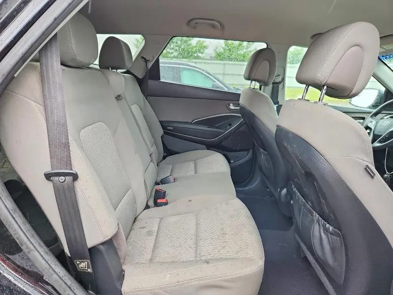 2017 HYUNDAI SANTA FE SE  