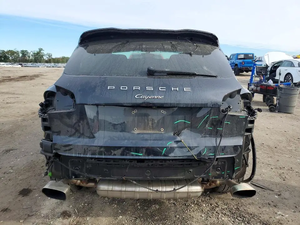 2016 PORSCHE CAYENNE   