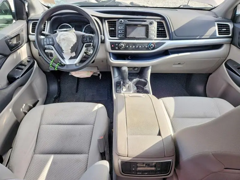 2019 TOYOTA HIGHLANDER LE  