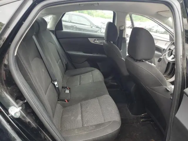 2023 KIA FORTE LX  