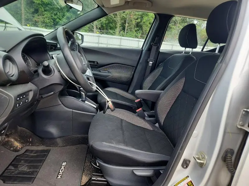 2020 NISSAN KICKS S  
