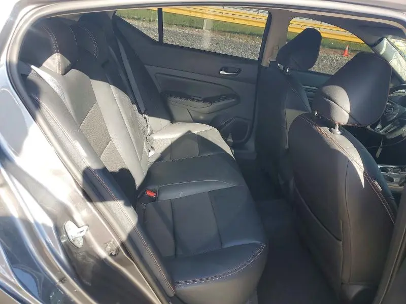2022 NISSAN ALTIMA SR  