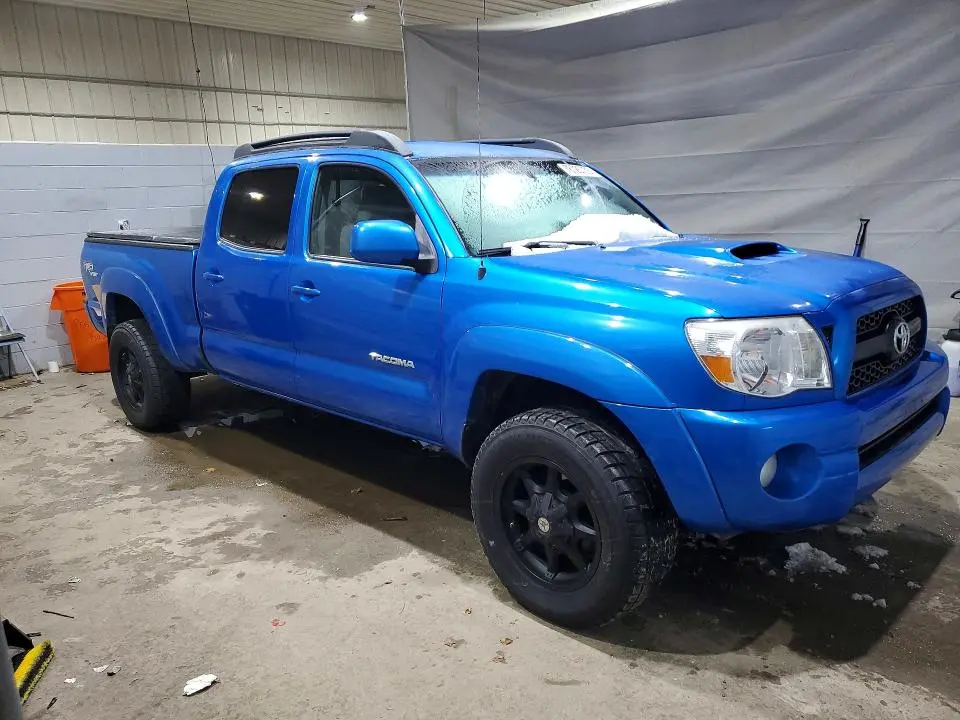 2011 TOYOTA TACOMA   