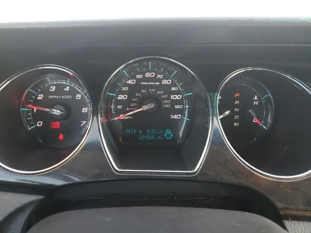 2011 FORD TAURUS LIMITED  