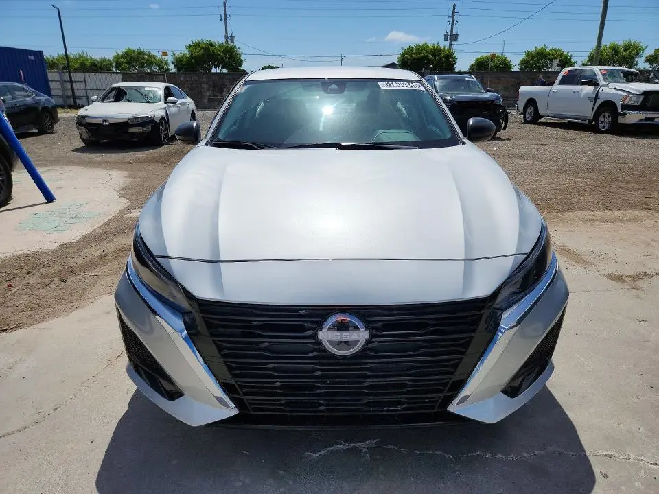 2025 NISSAN ALTIMA SV  