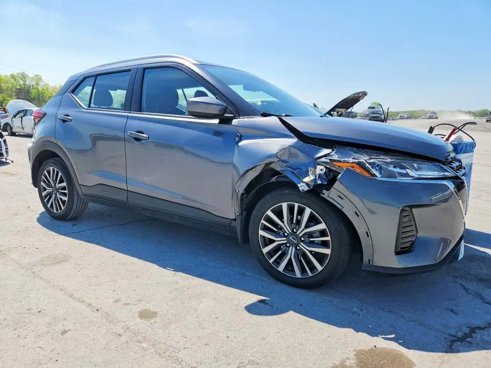 2023 NISSAN KICKS SV  