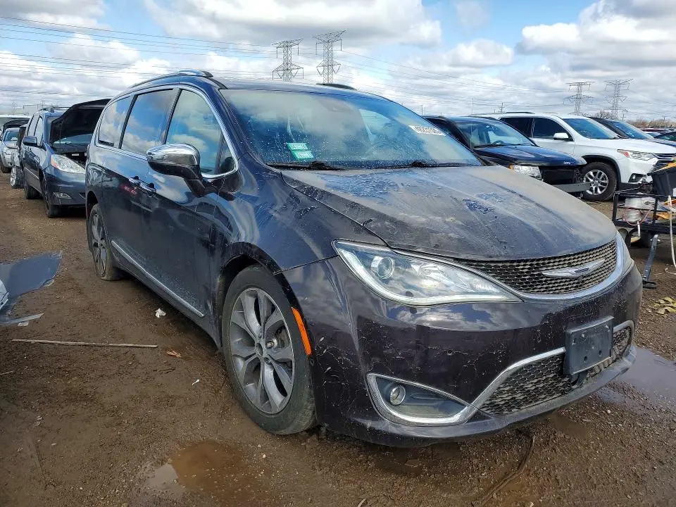 2017 CHRYSLER PACIFICA LIMITED  