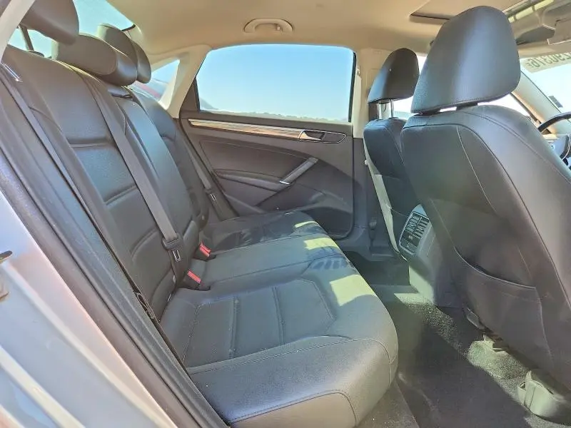 2018 VOLKSWAGEN PASSAT   