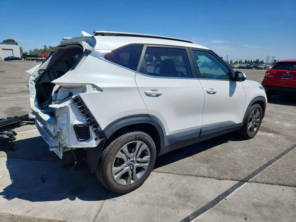 2023 KIA SELTOS S  