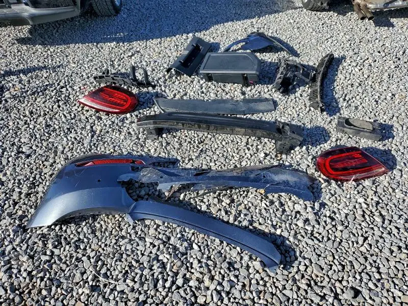 2019 VOLKSWAGEN BEETLE S  