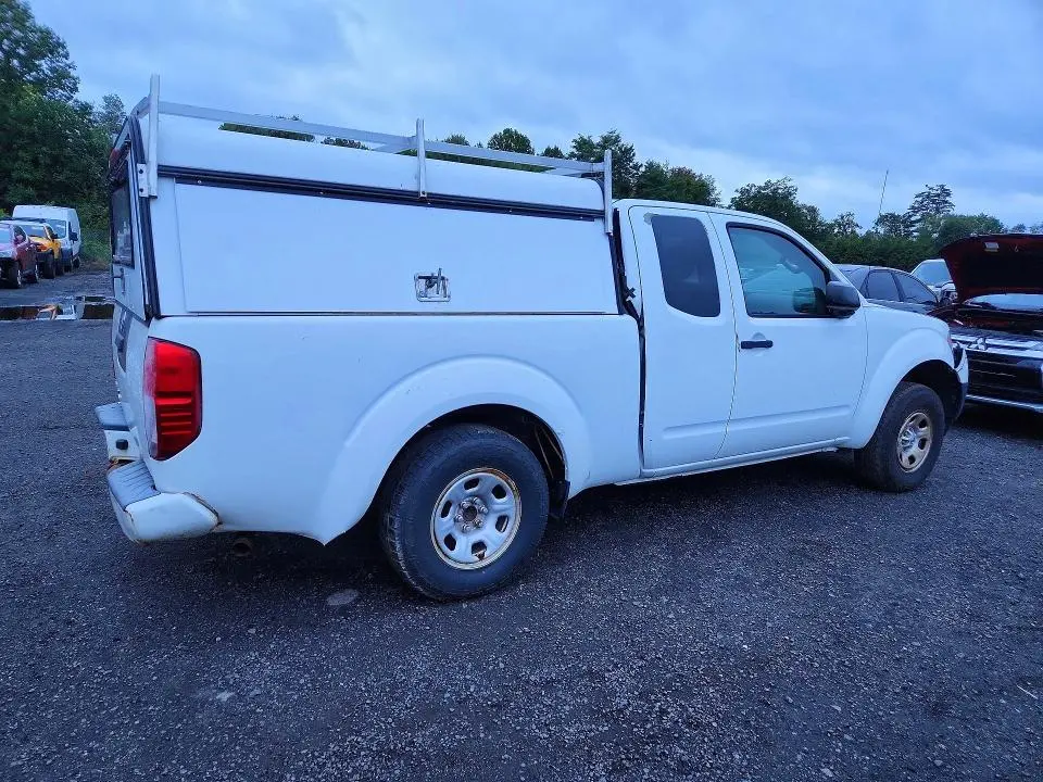 2017 NISSAN FRONTIER S  