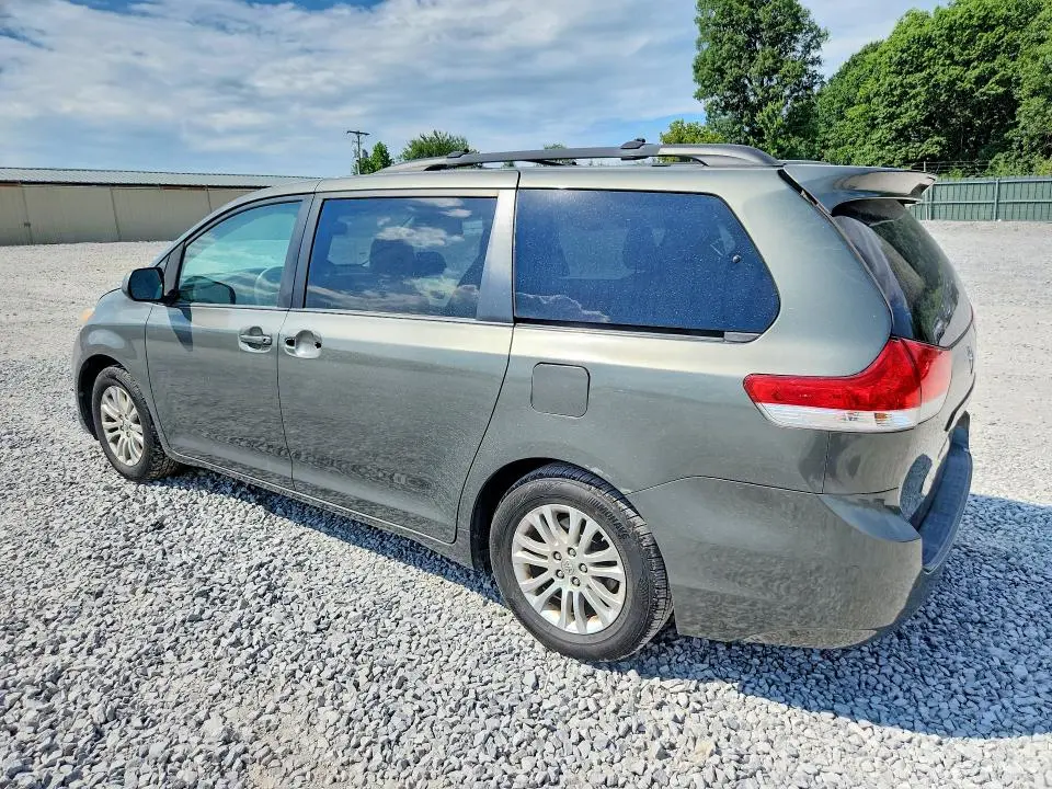 2012 TOYOTA SIENNA XLE 8-PASSENGER  