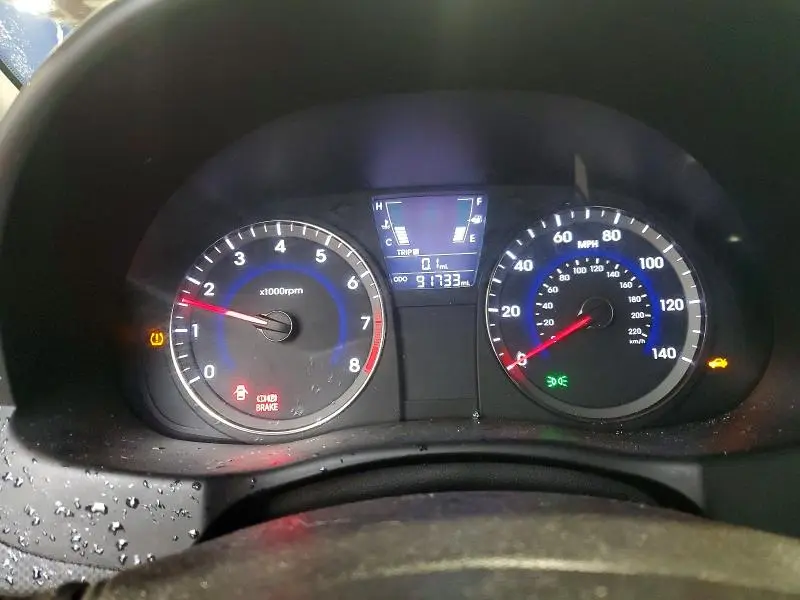 2013 HYUNDAI ACCENT GS  