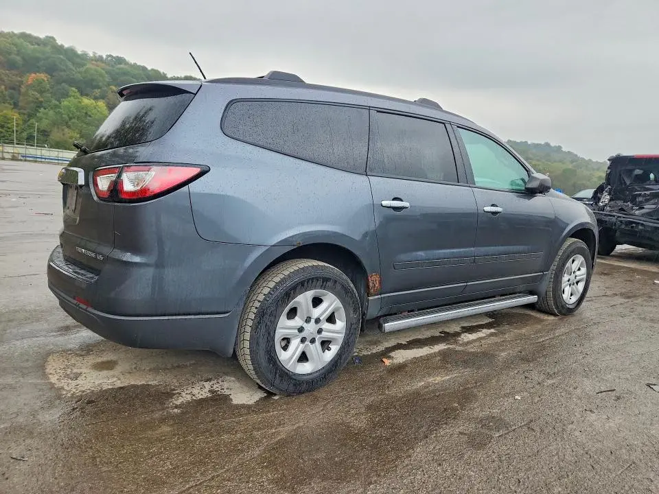 2013 CHEVROLET TRAVERSE LS  