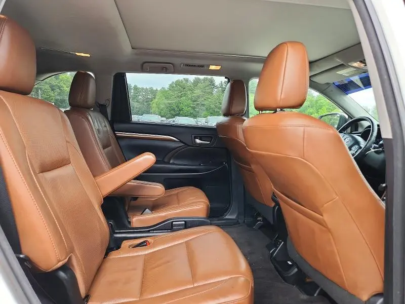 2017 TOYOTA HIGHLANDER LIMITED PLATINUM  