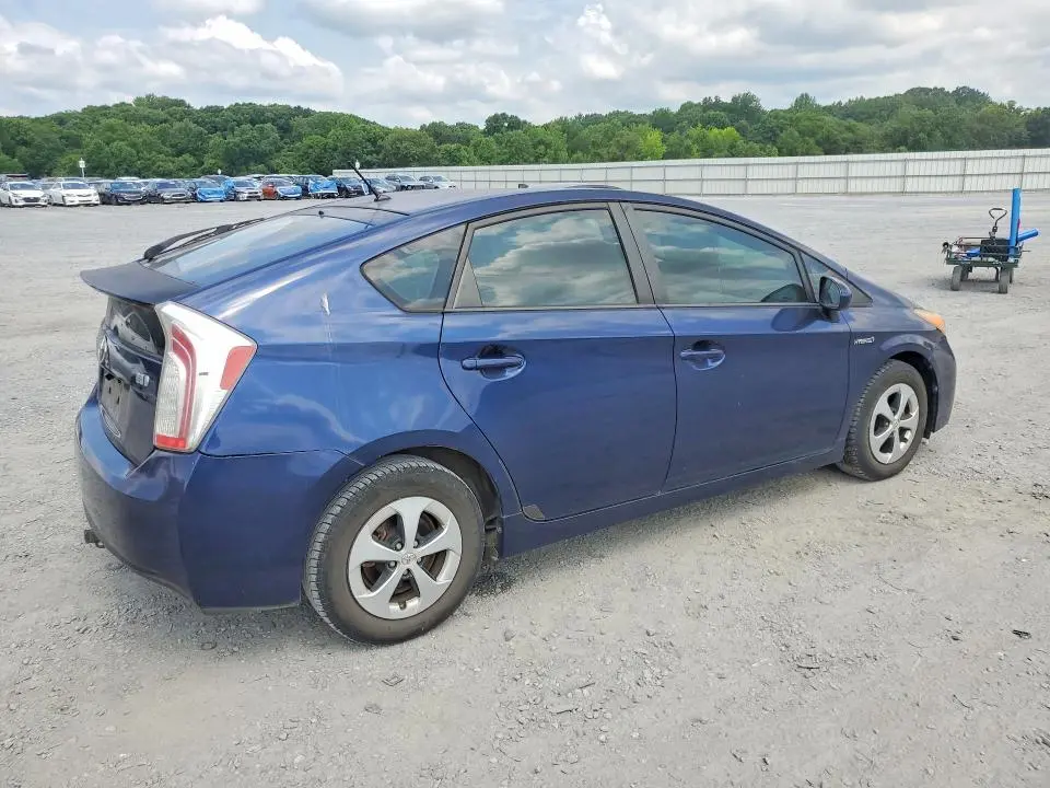 2013 TOYOTA PRIUS TWO  