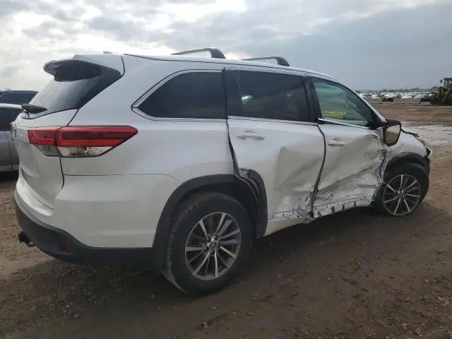 2018 TOYOTA HIGHLANDER SE  