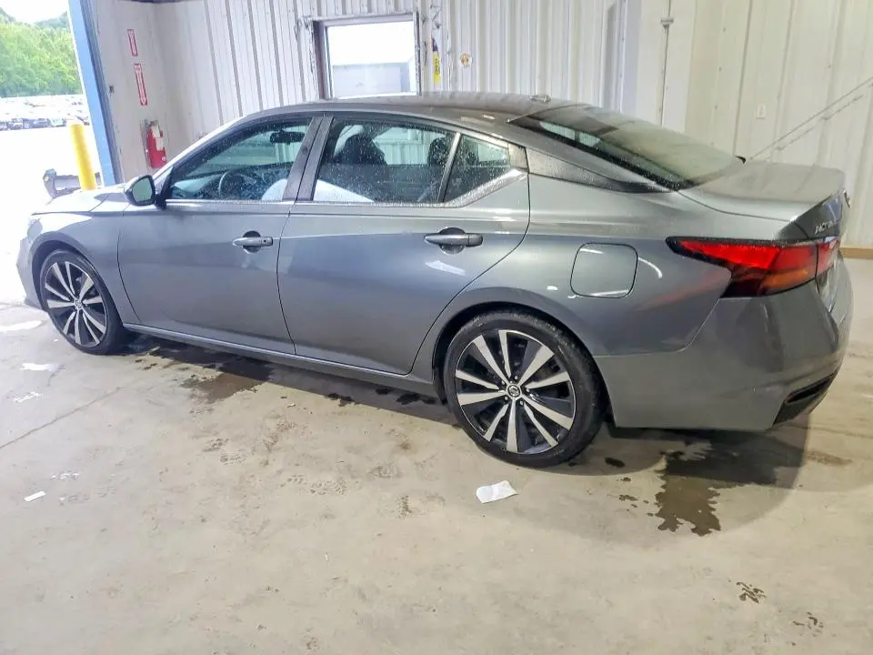 2021 NISSAN ALTIMA SR  