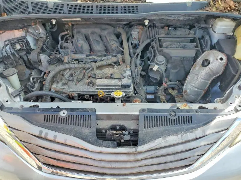 2011 TOYOTA SIENNA XLE 7-PASSENGER  