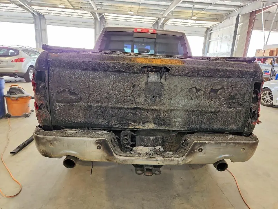 2016 RAM 1500 SLT  