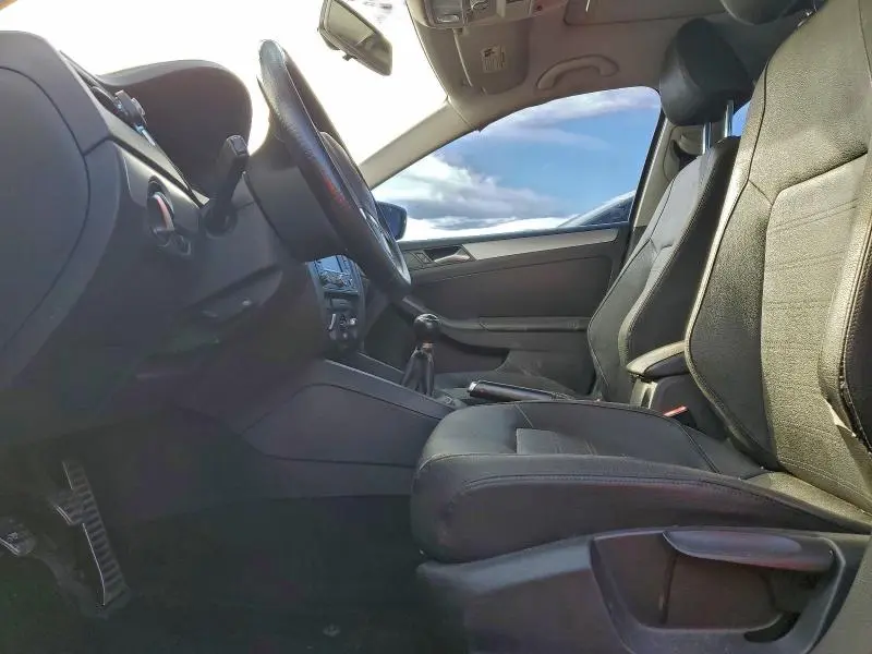 2011 VOLKSWAGEN JETTA SEL  
