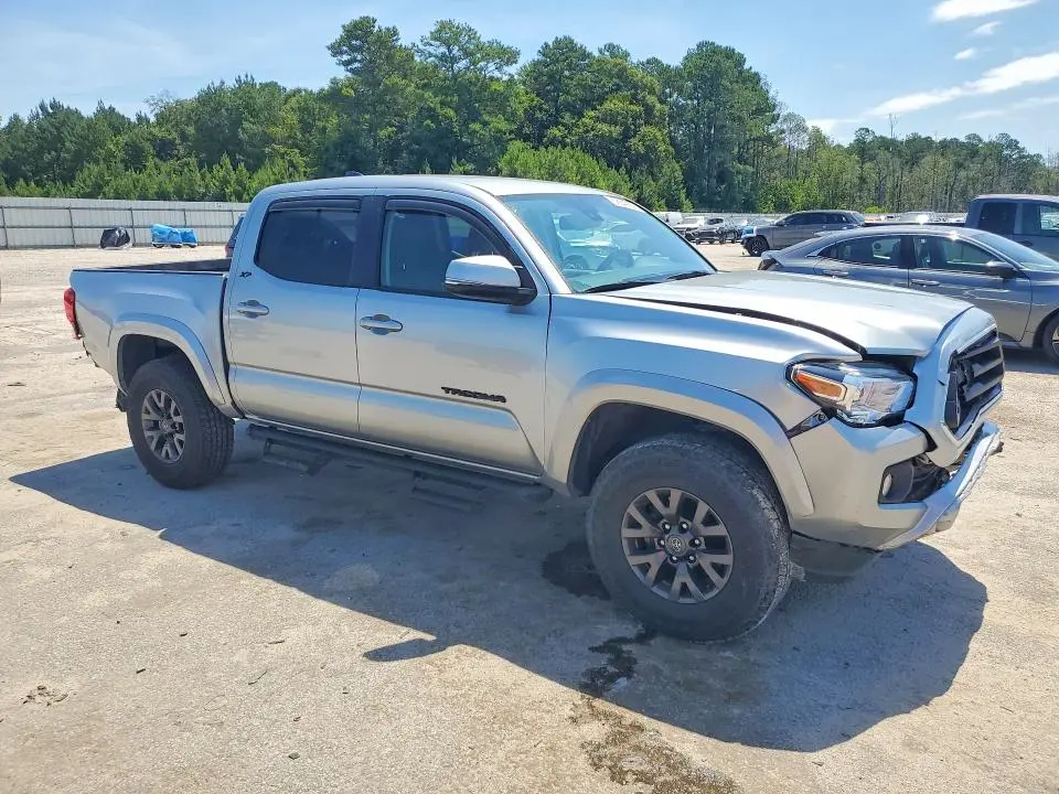2022 TOYOTA TACOMA SR5 V6  