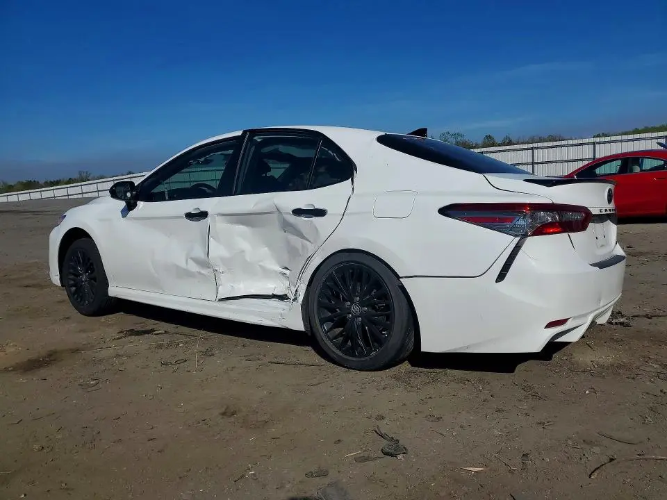 2019 TOYOTA CAMRY SE  